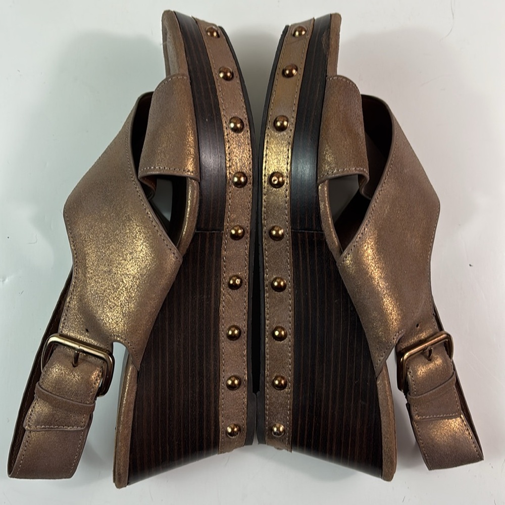 Donald J Pliner Metallic Bronze Platform Sandals with Studs, size 9.5, EUC